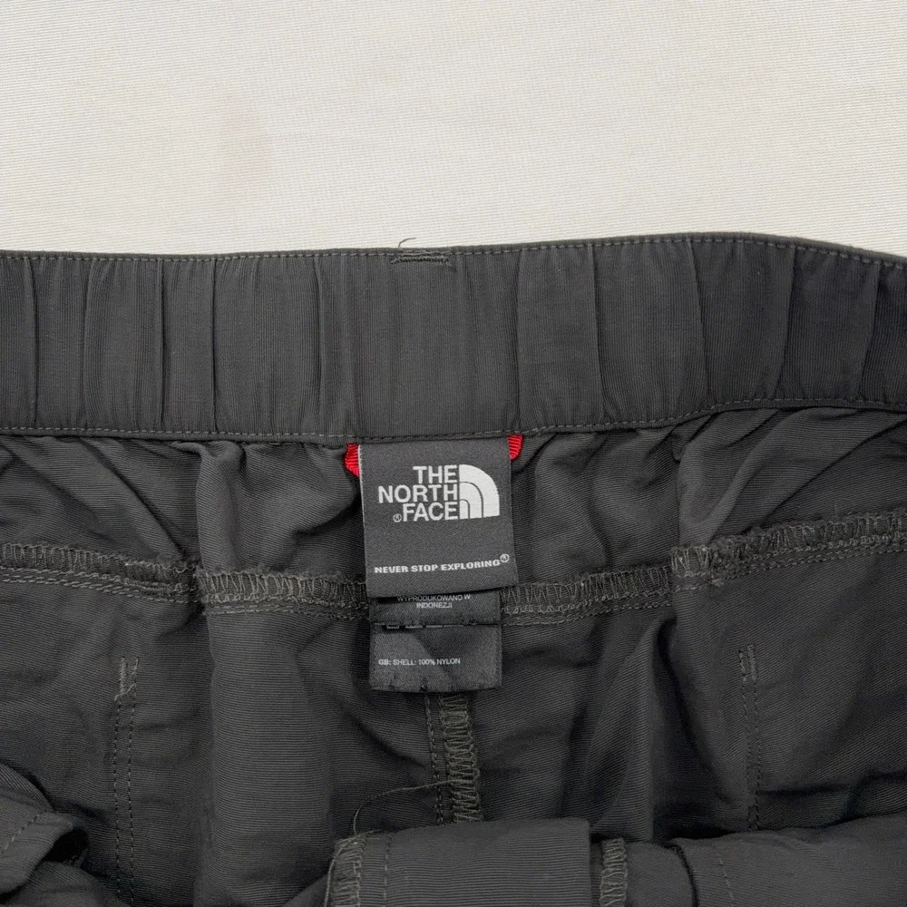 The North Face Cargo Shorts Belted Hiking Outdoor Dark Grey Mens Size Large